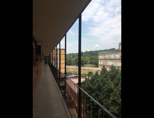2 BEDROOM FLAT FOR SALE IN MUCKLENEUK